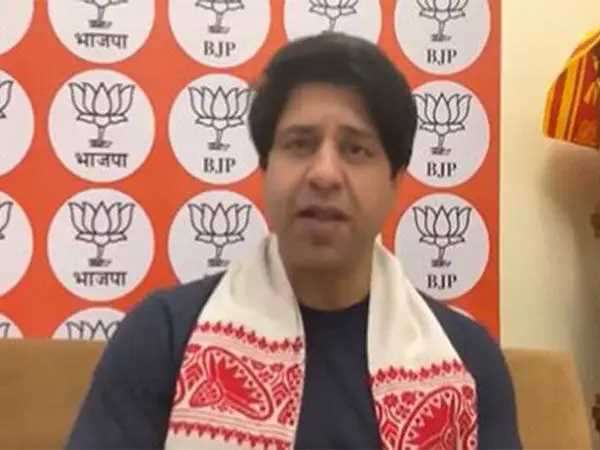 कांग्रेस आदिवासी विरोधी पार्टी है : शहजाद पूनावाला